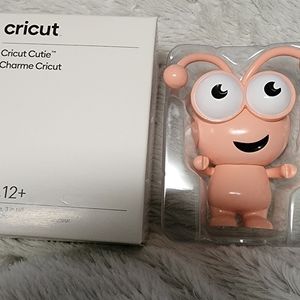 Cricut Cutie "Coral" New in Box. Great addition to your craft room